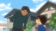 Heiji teasing Conan.jpg